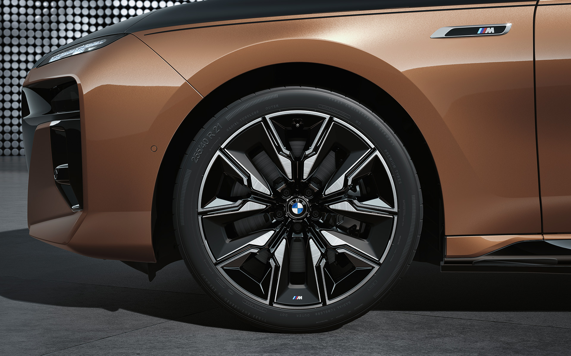 BMW i7 M70 xDrive G70 21インチ M エアロダイナミック・ホイール909M マルチカラー 3Dポリッシュ